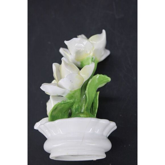 Vintage Radnor Bone China White Floral Bouquet Figurine READ - Picture 8 of 10